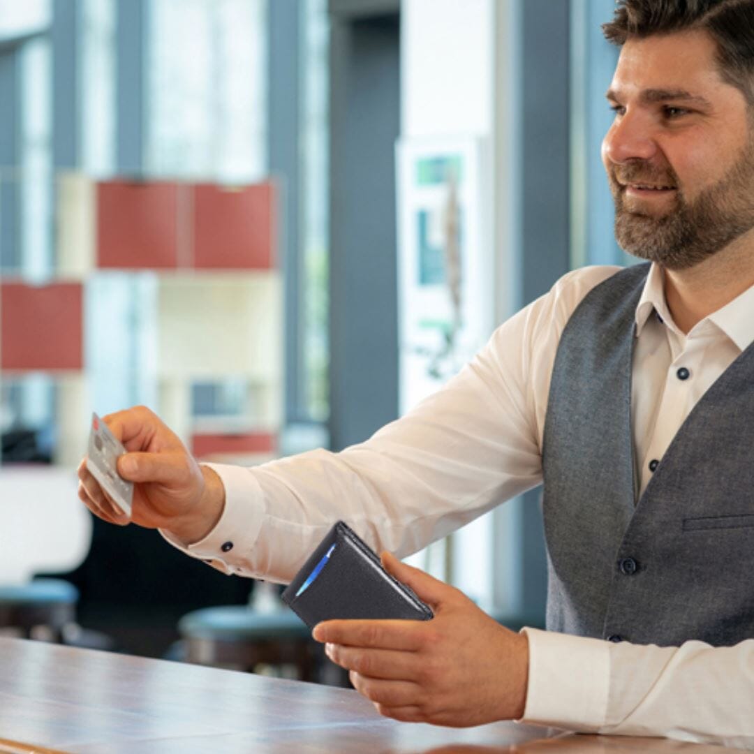 Herren Leder Geldbörse von NovaTech